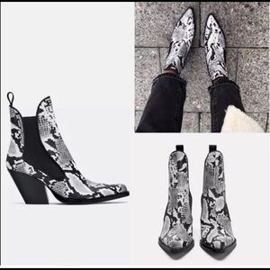 ❌SOLD❌Zara snakeskin cowboy boots